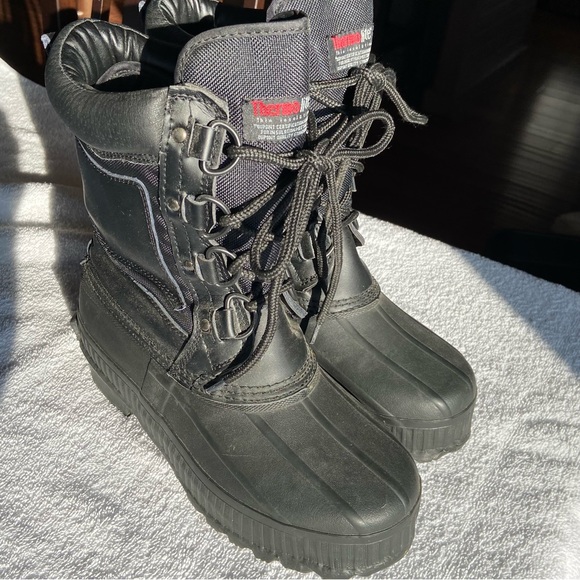 Women’s size 6 winter boots - Picture 2 of 7